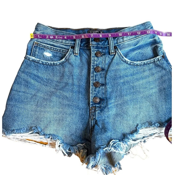 Abercrombie & Fitch natural rise short Medium Destroy Wash Button Fly 26/2 - Picture 7 of 9